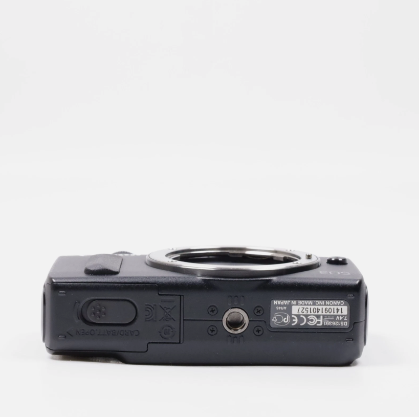 Canon EOS M 18.0MP Mirrorless Digital Camera Black [Near Mint]
