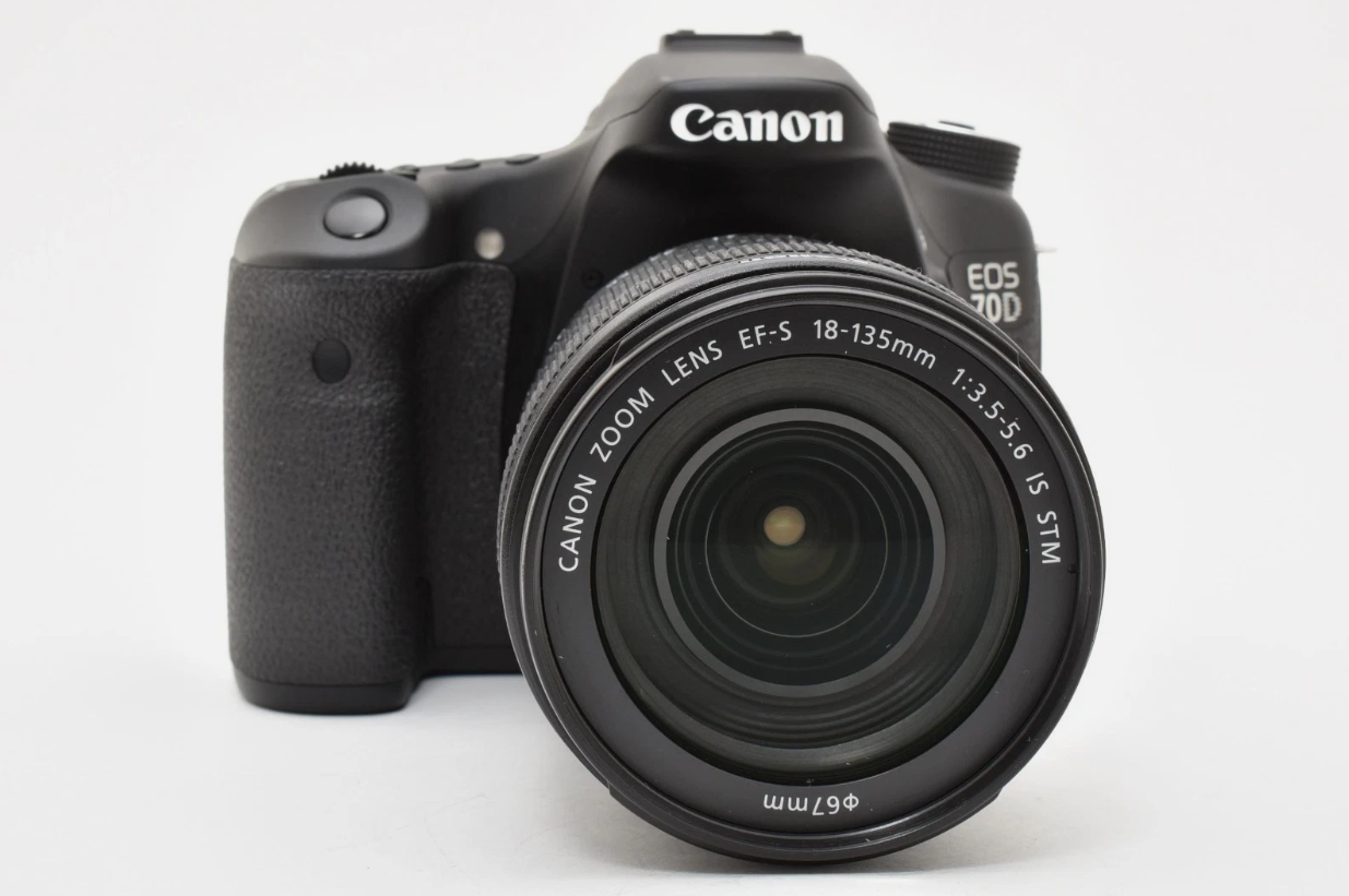 Canon EOS 70D DSLR Camera Body + 18-135mm f/3.5-5.6 IS STM Lens w/Caps Japan