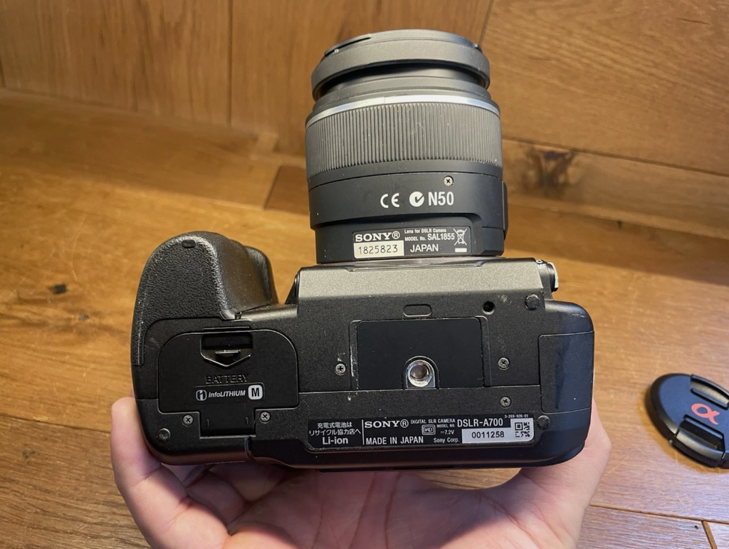 Sony Alpha700 DSLR-A700 Camera DT 18-55mm F/3.5-5.6 SAL1855 12.2MP